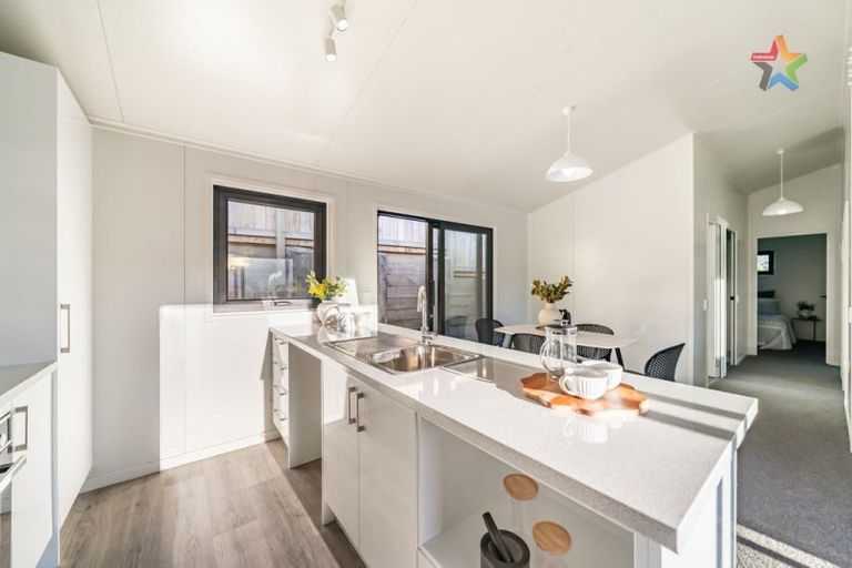 Photo of property in 18d Norana Road, Maoribank, Upper Hutt, 5018