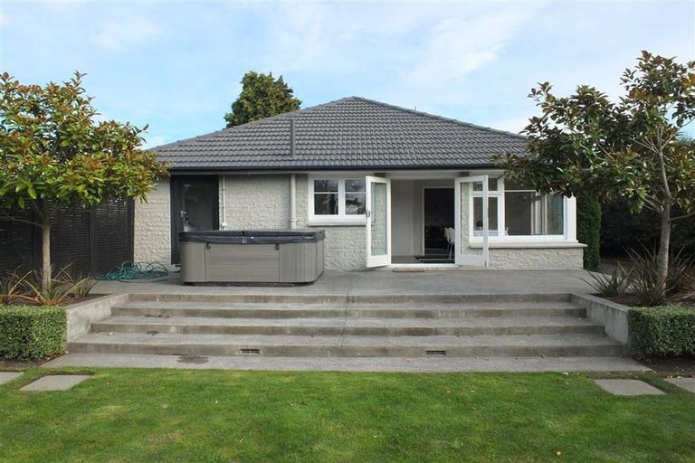 Photo of property in 5 Fitzroy Place, Bishopdale, Christchurch, 8053