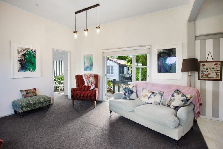 Photo of property in 6 Beresford Street, Russell, 0202