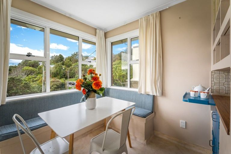 Photo of property in 124 Helston Road, Paparangi, Wellington, 6037
