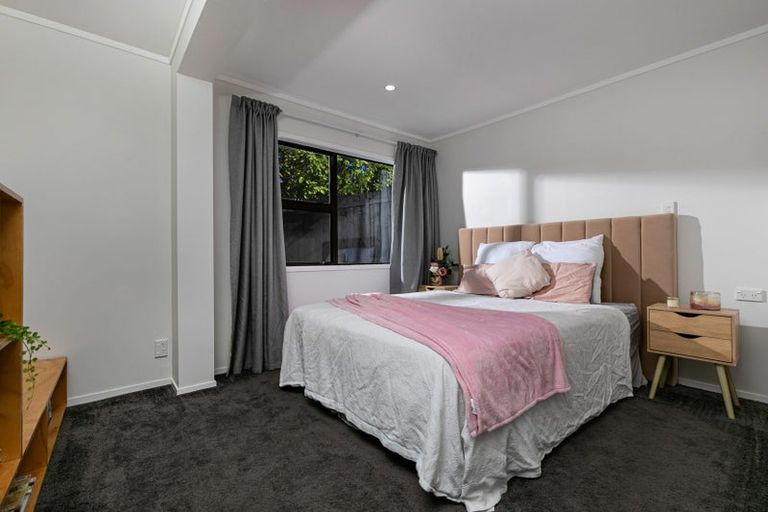Photo of property in 44 West Harbour Drive, West Harbour, Auckland, 0618