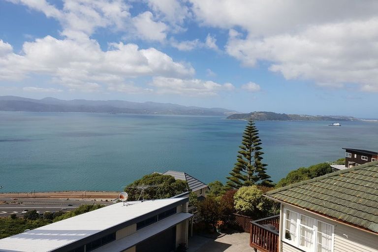 Photo of property in 92 Homebush Road, Khandallah, Wellington, 6035