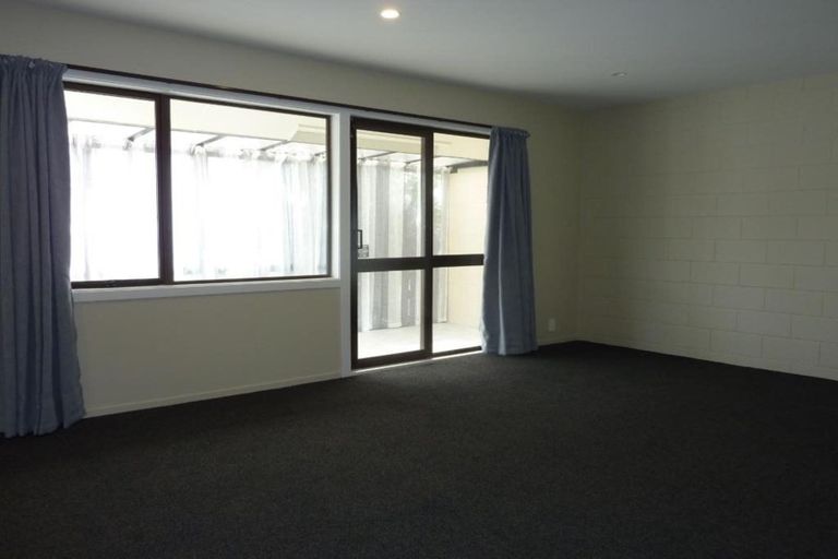 Photo of property in 2/21 Finsbury Street, Islington, Christchurch, 8042