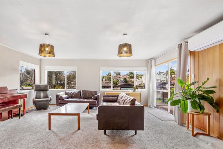 Photo of property in 20 Sailfish Drive, West Harbour, Auckland, 0618