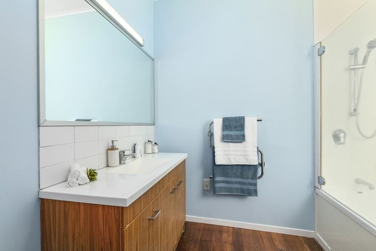 Photo of property in 39 Tuatoru Street, Eastbourne, Lower Hutt, 5013