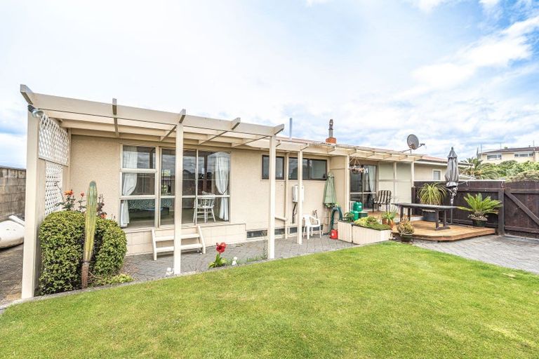 Photo of property in 4 Kapiti Terrace, Castlecliff, Whanganui, 4501
