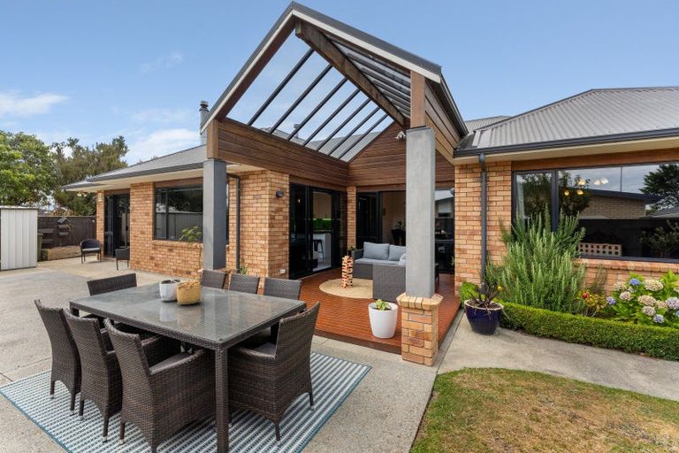 Photo of property in 5 Crabapple Close, Milson, Palmerston North, 4414