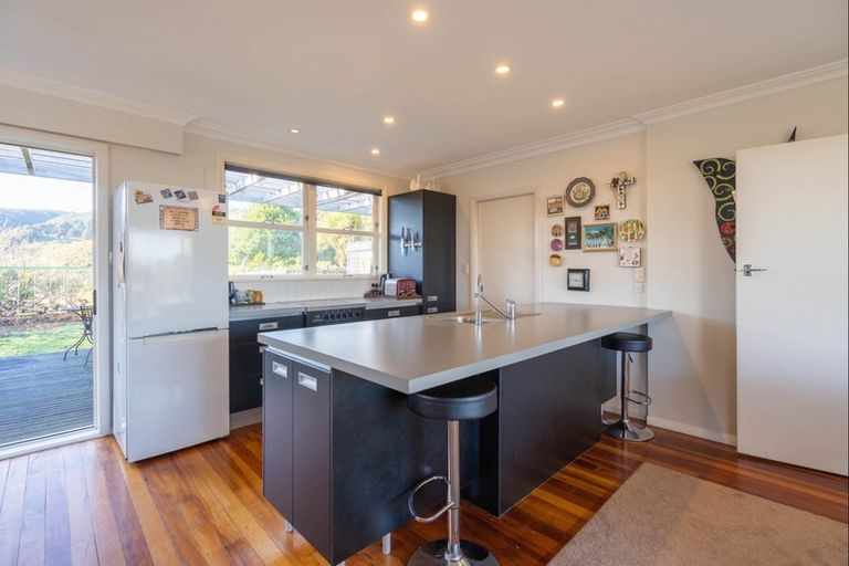 Photo of property in 110 Wellington Road, Paekakariki, 5034