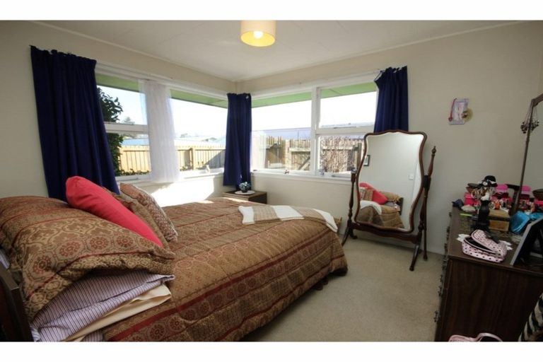 Photo of property in 2/83 Roberta Drive, Somerfield, Christchurch, 8024