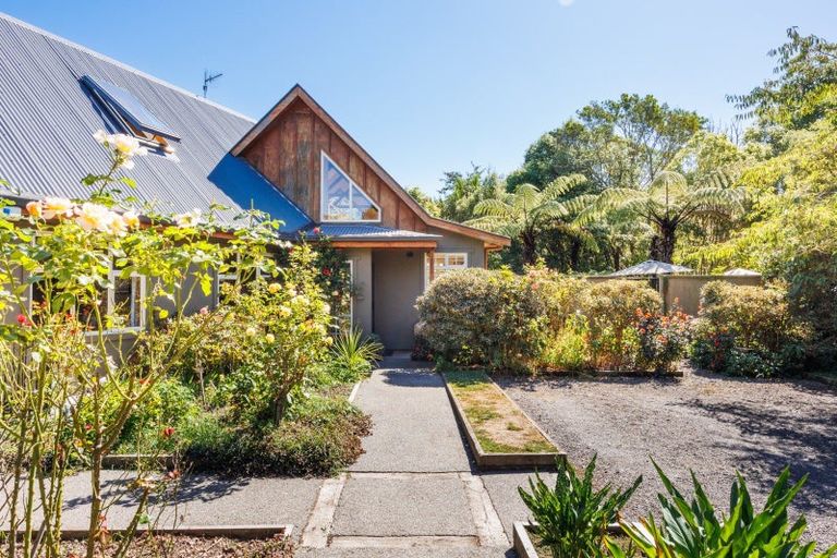 Photo of property in 355 Turitea Road, Turitea, Palmerston North, 4472