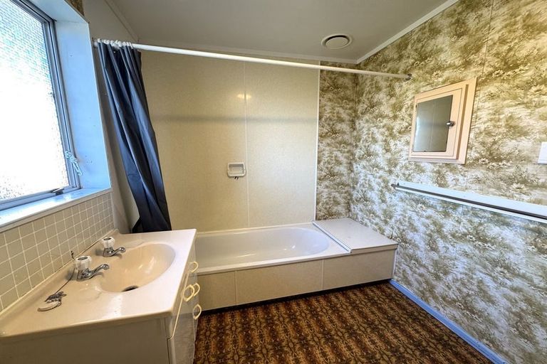 Photo of property in 2 Matai Place, Balclutha, 9230