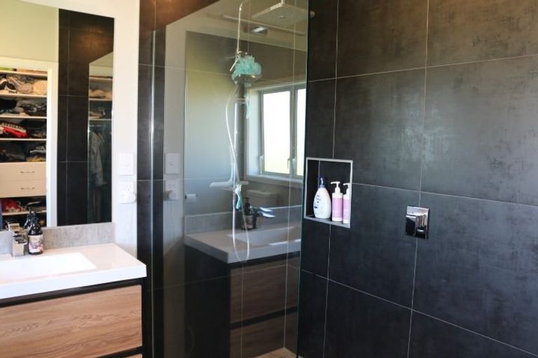 Photo of property in 83 View Road, Halcombe, Feilding, 4779