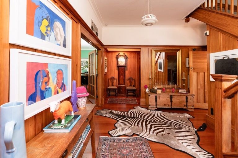 Photo of property in 42 Central Terrace, Kelburn, Wellington, 6012