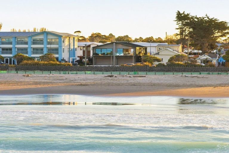 Photo of property in 85a Marine Parade, North New Brighton, Christchurch, 8083