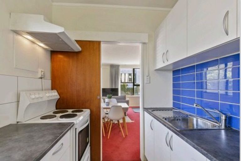 Photo of property in Hobson Court Flats, 11/70 Hobson Street, Thorndon, Wellington, 6011