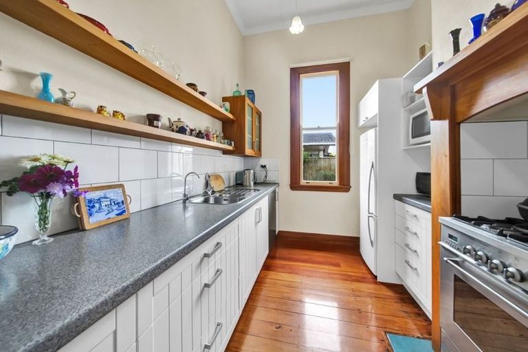 Photo of property in 25 Barrett Street, Westown, New Plymouth, 4310