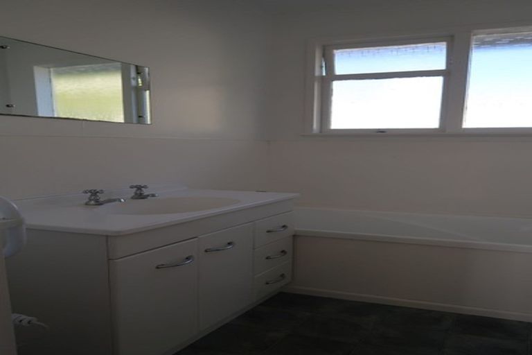 Photo of property in 44 Acacia Avenue, Maungaraki, Lower Hutt, 5010