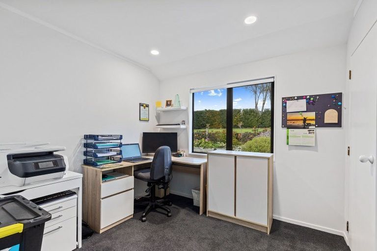 Photo of property in 135 Waikite Road, Welcome Bay, Tauranga, 3175