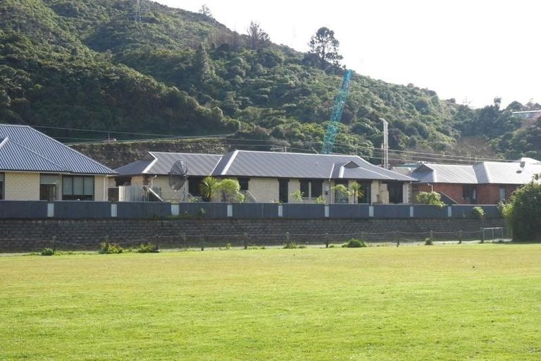 Photo of property in 9 Cottle Heath Close, Manor Park, Lower Hutt, 5019