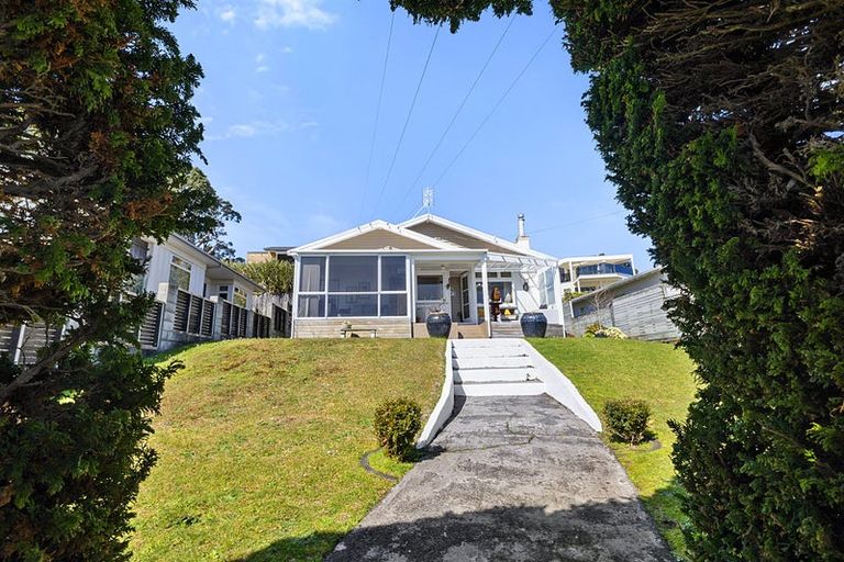 Photo of property in 11 Burns Street, Westown, New Plymouth, 4310