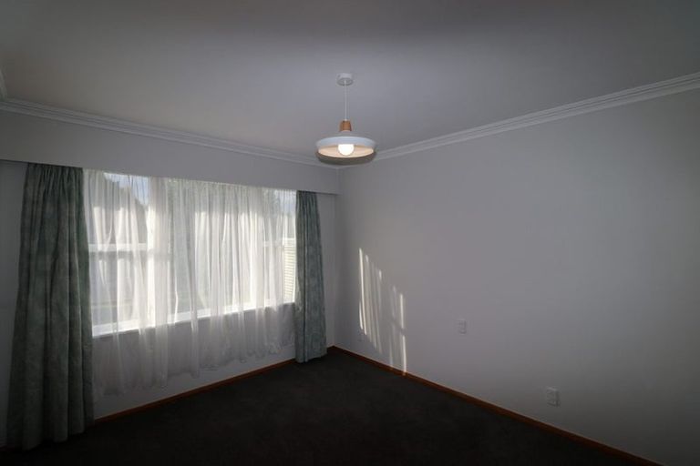Photo of property in 12 Highbury Drive, Levin, 5510