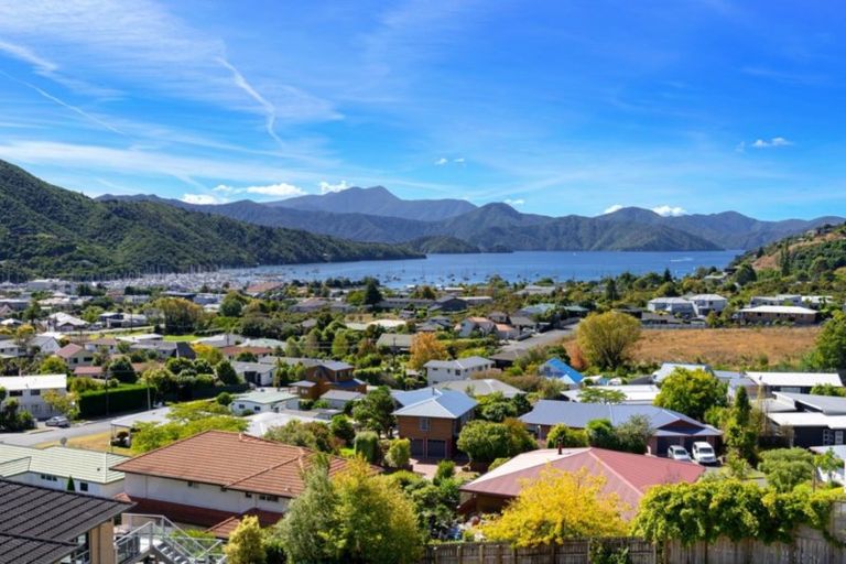Photo of property in 10 Moana Heights, Waikawa, Picton, 7220