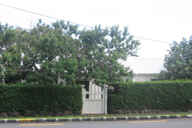 Photo of property in 1/17 Albert Road, Devonport, Auckland, 0624