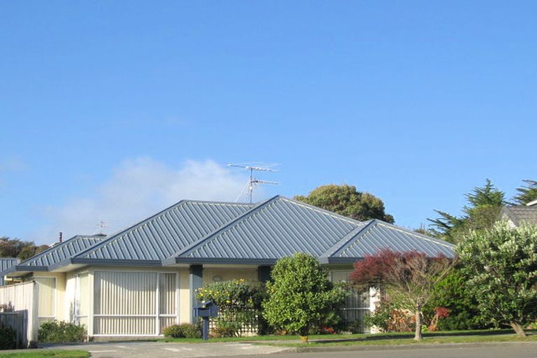 Photo of property in 10 Westridge, Camborne, Porirua, 5026