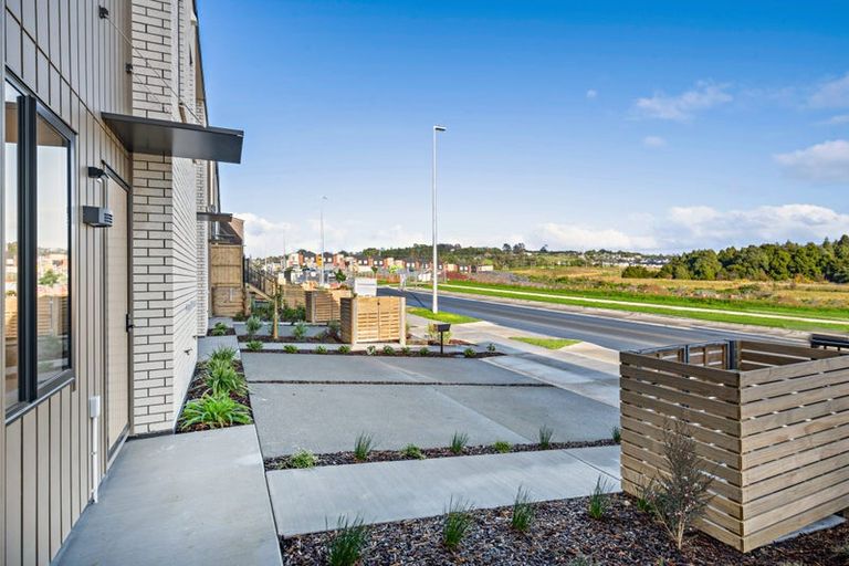 Photo of property in 29 Nga Pona Toru Road, Flat Bush, Auckland, 2019