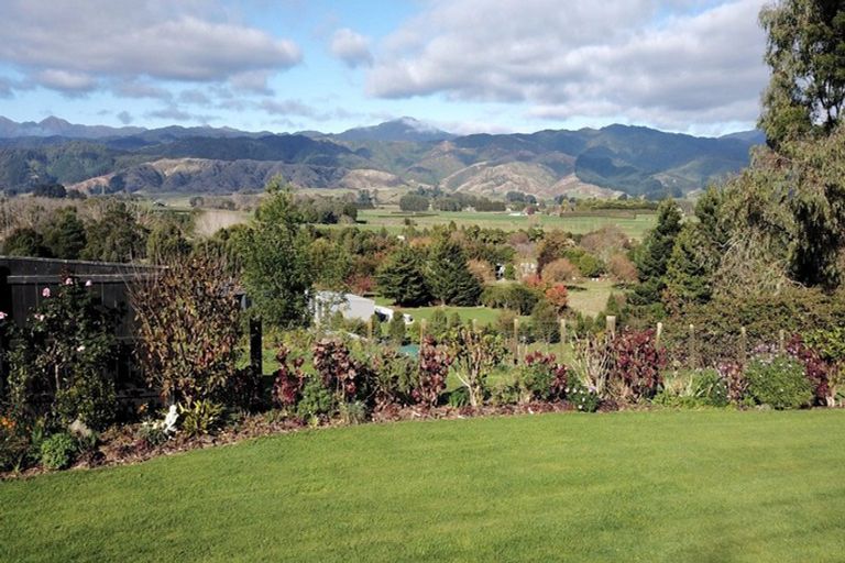 Photo of property in 6 Riveredge Terrace, Ohau, Levin, 5570