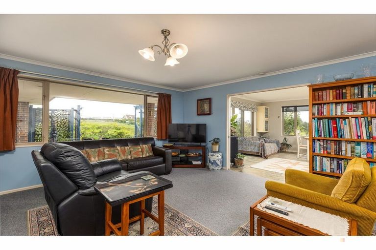 Photo of property in 151 Garlands Road, Waimate, 7979