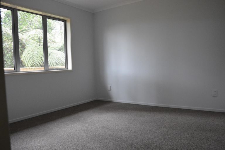 Photo of property in 1 Totarahoe Lane, Whalers Gate, New Plymouth, 4310