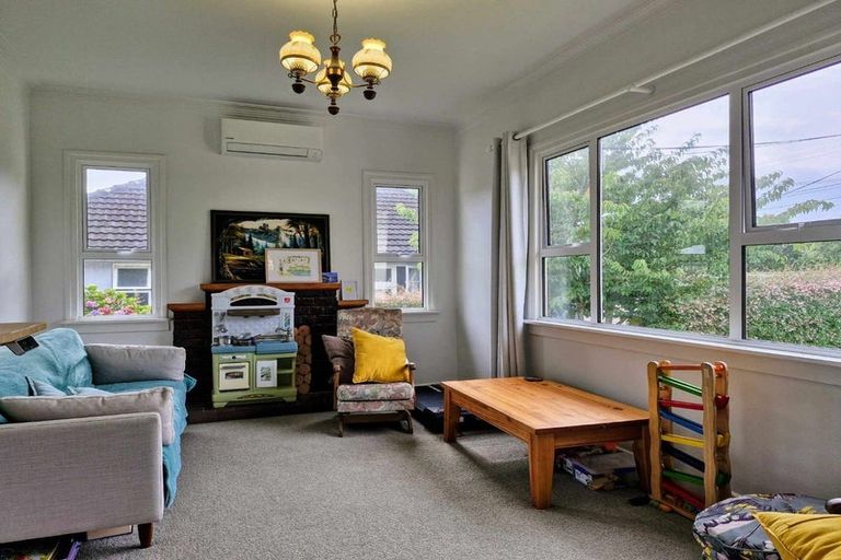 Photo of property in 7 Tarahua Road, Vogeltown, New Plymouth, 4310