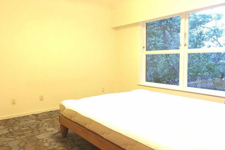 Photo of property in 2/99 Archers Road, Hillcrest, Auckland, 0629