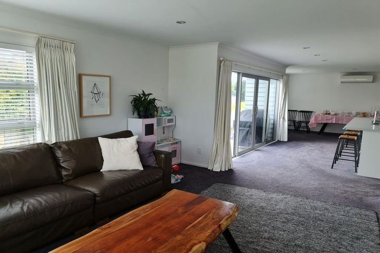 Photo of property in 90a Endeavour Drive, Whitby, Porirua, 5024
