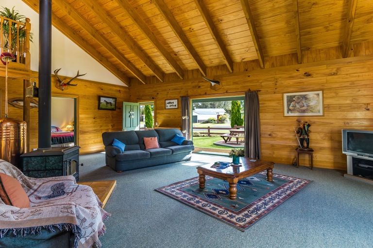 Photo of property in 2 Par Place, Kinloch, Taupo, 3377