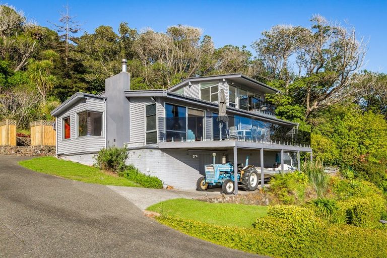 Photo of property in 79 De Luen Avenue, Tindalls Beach, Whangaparaoa, 0930