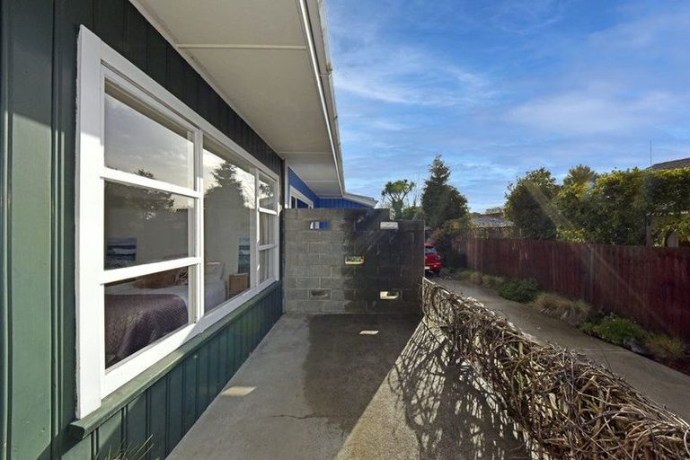 Photo of property in 1/14 Newbridge Place, Ilam, Christchurch, 8041