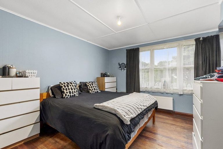 Photo of property in 1 Morere Street, Titahi Bay, Porirua, 5022