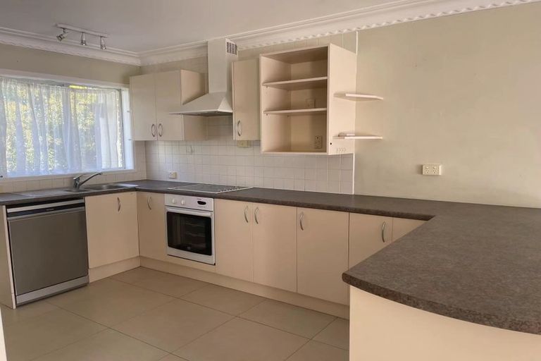 Photo of property in 1/6 Pamela Place, New Lynn, Auckland, 0600