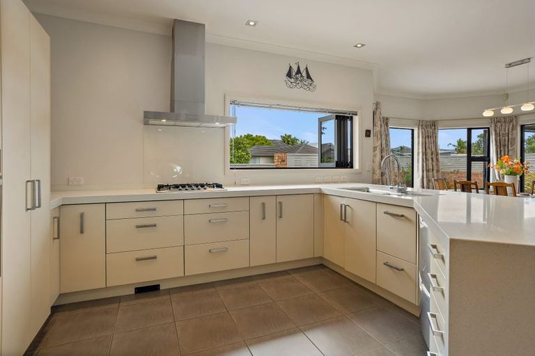 Photo of property in 1 Ringwood Place, Whitianga, 3510