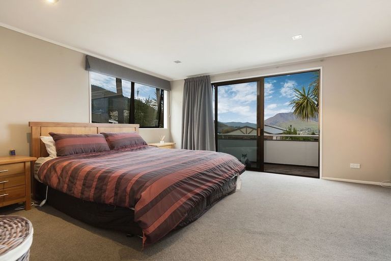 Photo of property in 20 Greenstone Place, Fernhill, Queenstown, 9300