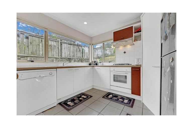 Photo of property in 39a Chieftain Rise, Goodwood Heights, Auckland, 2105