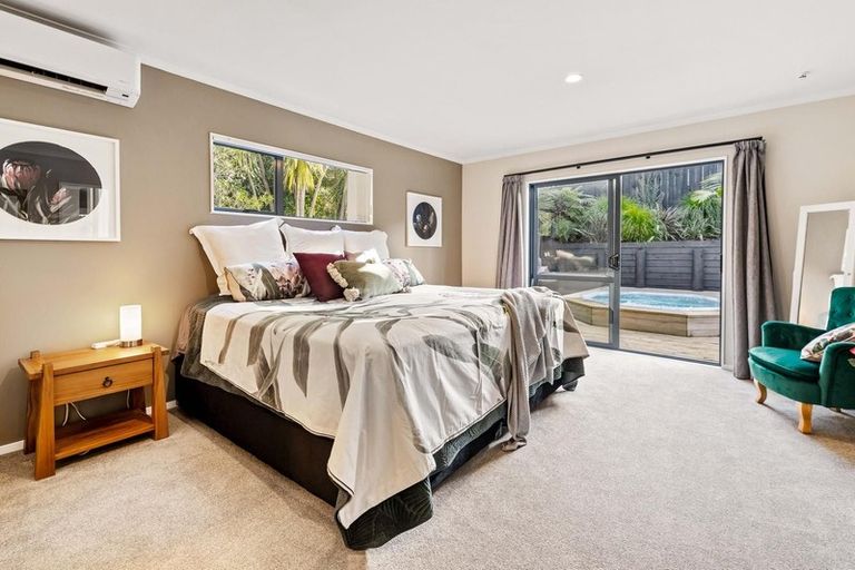 Photo of property in 13 Berkshire Terrace, Massey, Auckland, 0614