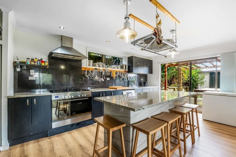 Photo of property in 1/1 Sharon Road, Waiake, Auckland, 0630