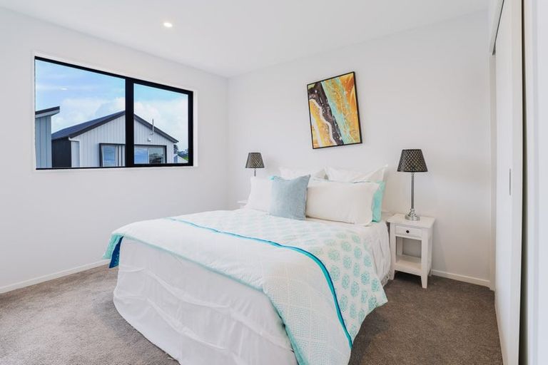 Photo of property in 61 Horokaka Street, Massey, Auckland, 0614