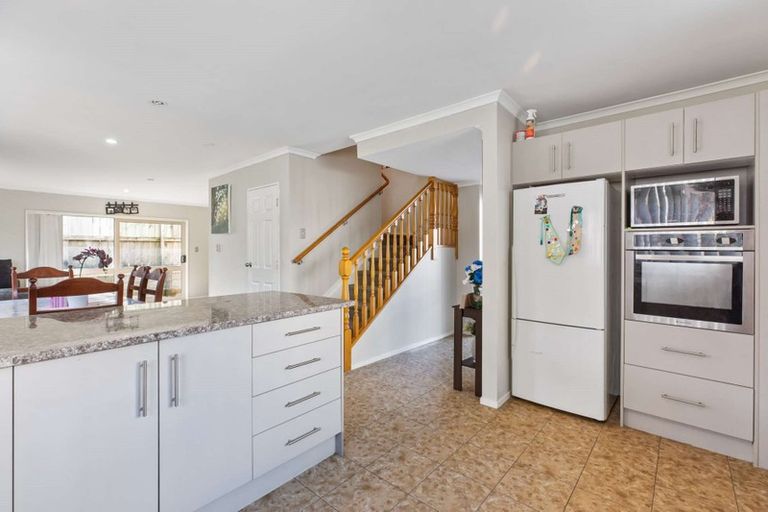 Photo of property in 3 Tavua Lane, Ranui, Auckland, 0612