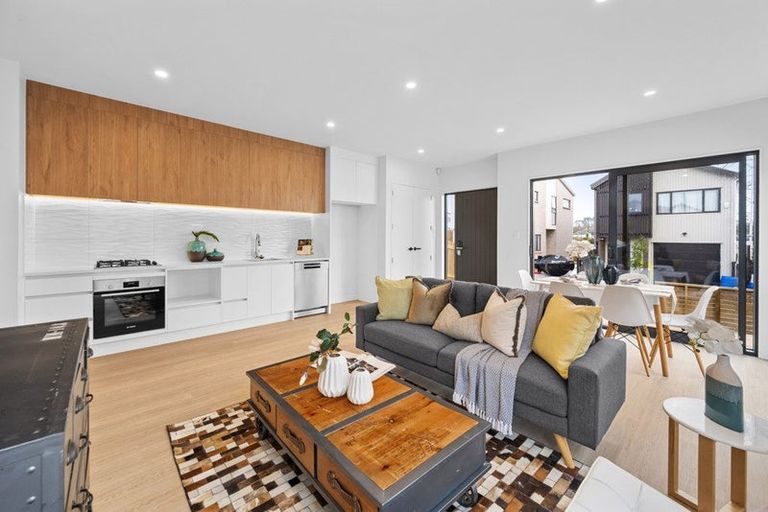 Photo of property in 7a Kotiu Place, Massey, 0614