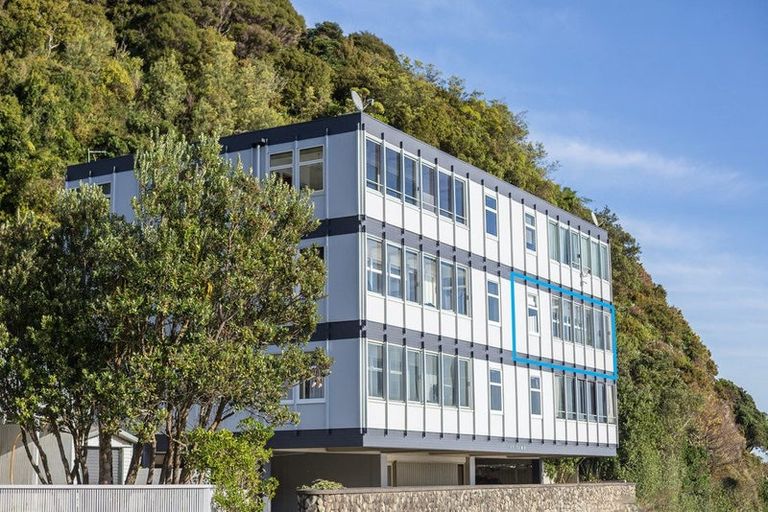 Photo of property in 4 Gill Road, Lowry Bay, Lower Hutt, 5013