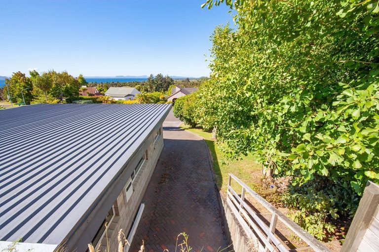 Photo of property in 13 Herea Avenue, Motuoapa, 3382